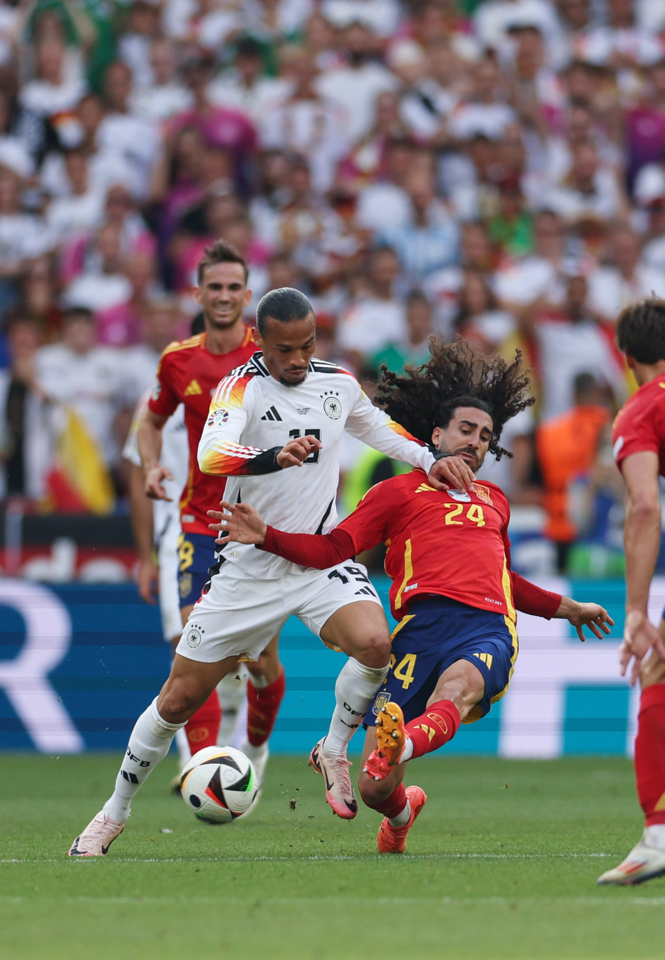 开云体育在线-西班牙队在关键比赛中大胜克罗地亚,轻松晋级