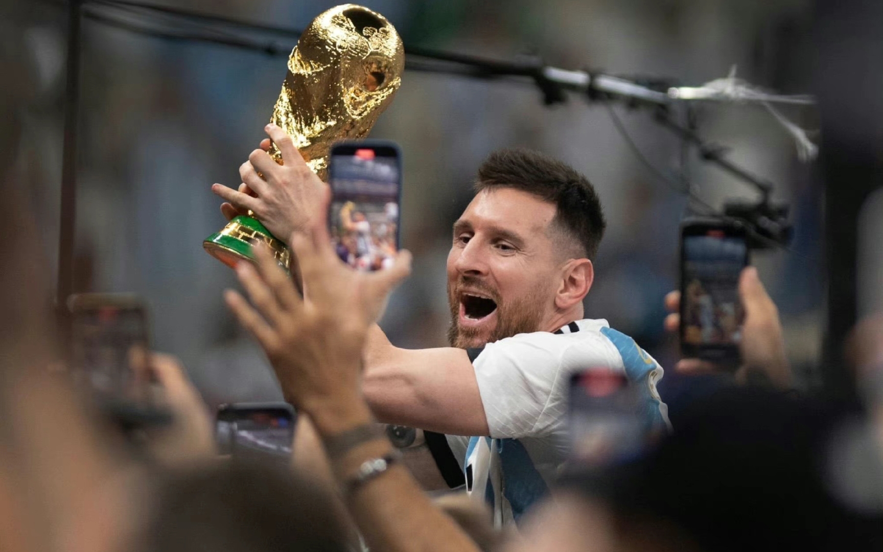 波兰争议球星锋芒毕露揽获胜场 波兰争议球星锋芒毕露揽获胜场