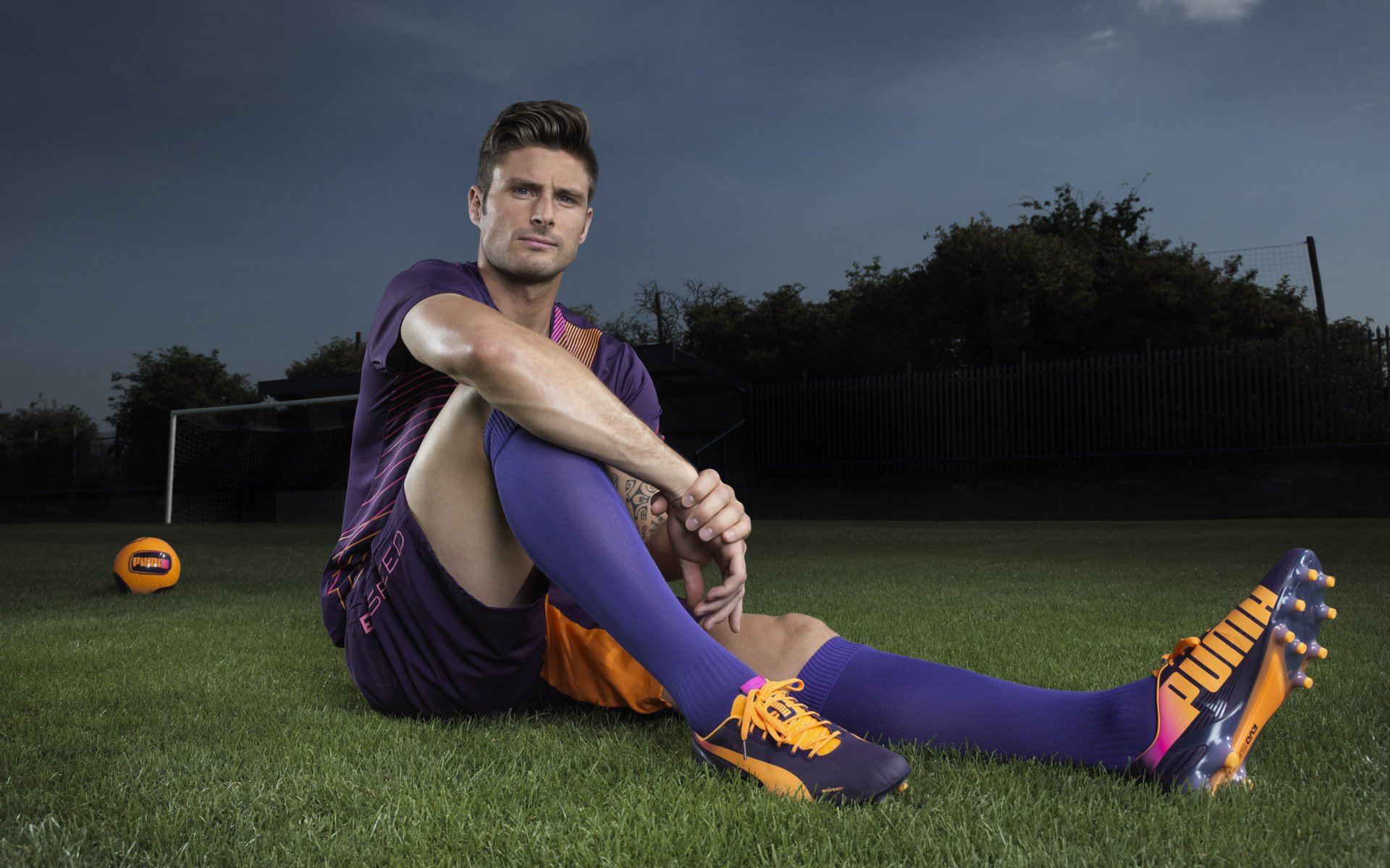 当蓝色浪潮击穿格子铁壁,唯一罗盘名叫梅西