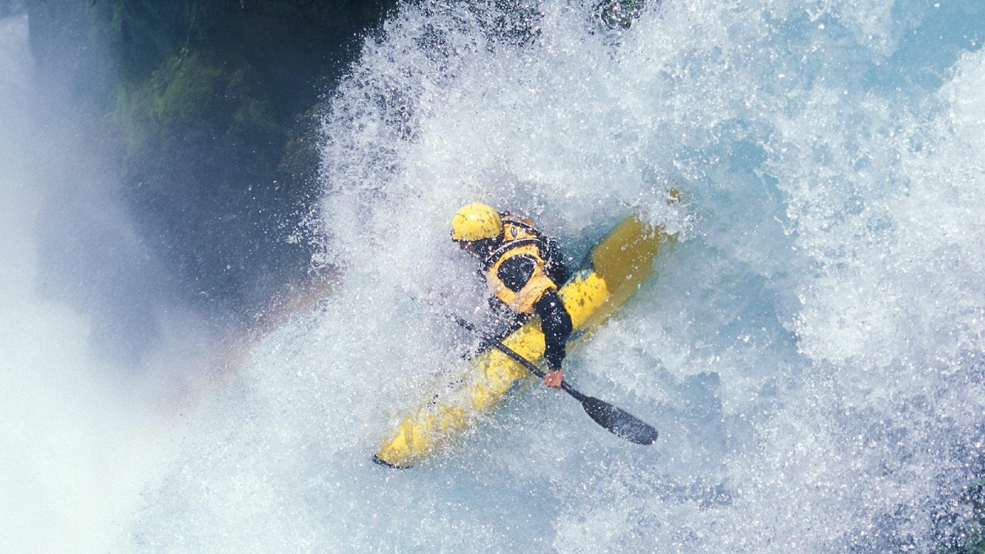 绿茵与球台的双重奏，当英格兰横扫德国，樊振东闪耀赛场